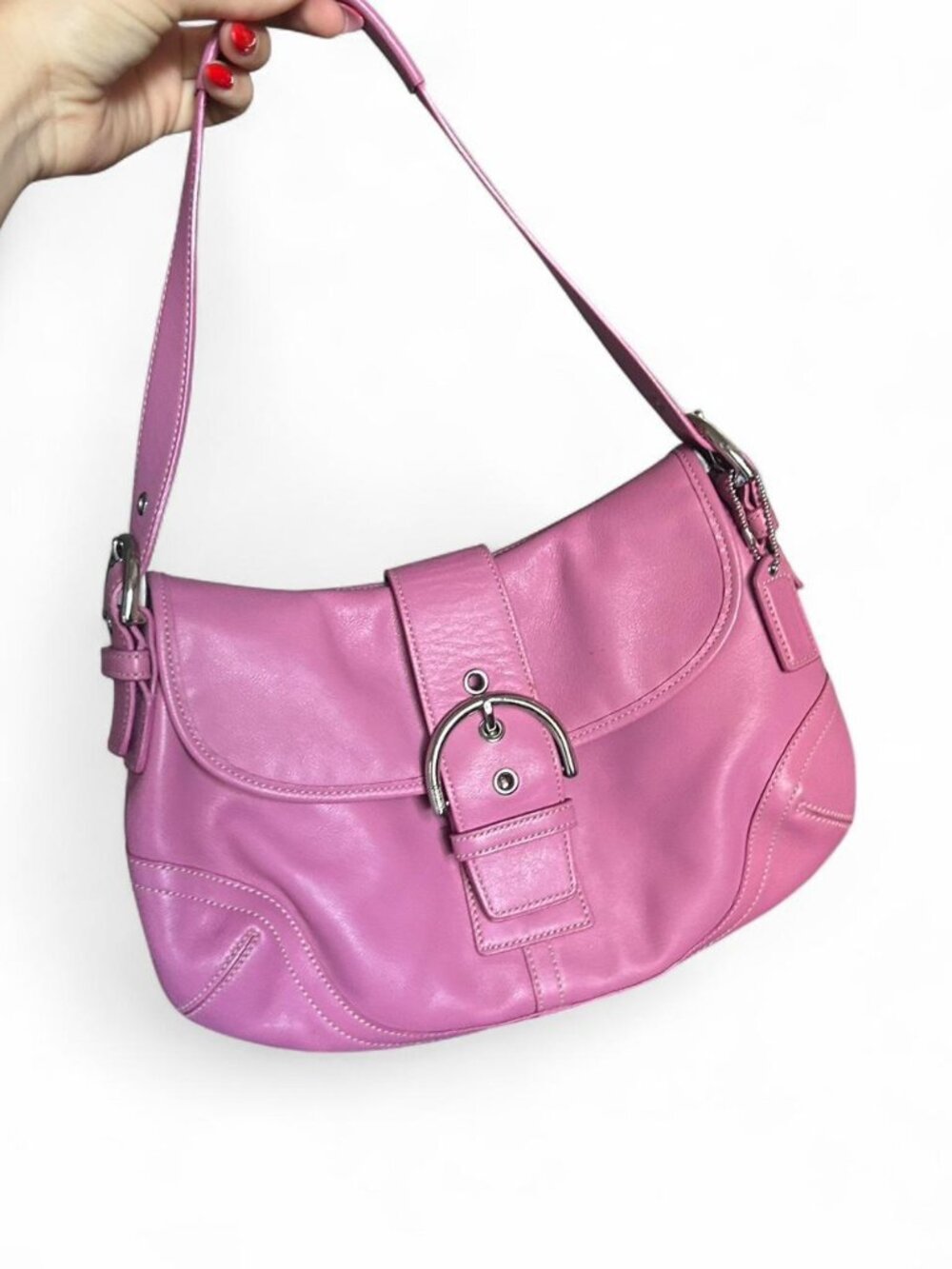 vintage Coach Soho shoulder bag featuring pink leather  Coach soho F2947